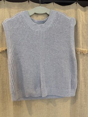 Abercrombie and Fitch Gray Crewneck Sweater Vest - M